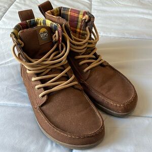 Men’s Lems size 11 boulder boots great condition